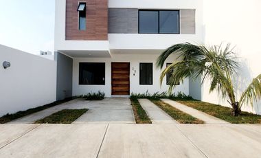 CASA EN VENTA con recamara en planta baja Fraccionamiento LOMAS DEL DORADO