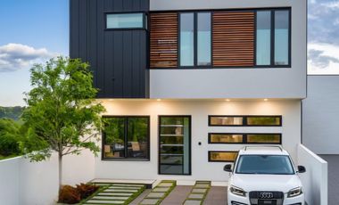 CASA EN VENTA con recamara en planta baja Fraccionamiento LOMAS DEL DORADO