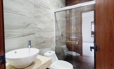 CASA EN VENTA con recamara en planta baja Fraccionamiento LOMAS DEL DORADO