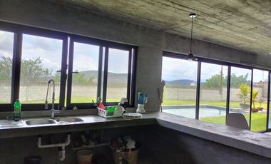 Casa con Jardín de 700 m² y Alberca en 3 de Mayo, Alpuyeca