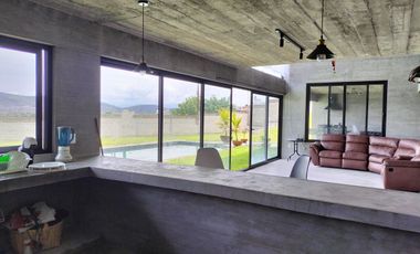 Casa con Jardín de 700 m² y Alberca en 3 de Mayo, Alpuyeca