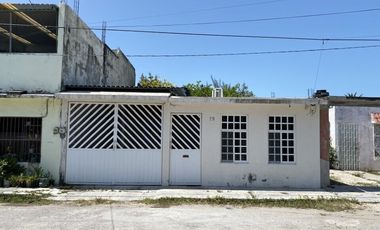 CASA EN VENTA EN HEROES DE NACOZARI, CIUDAD DEL CARMEN, CAMPECHE