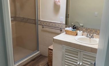 Casa en calle cerrada  en Venta