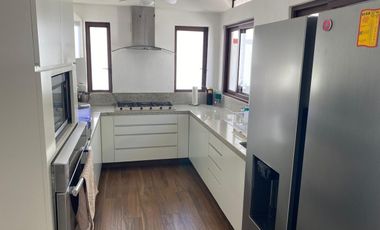 Casa en calle cerrada  en Venta