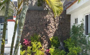 Casa en calle cerrada  en Venta