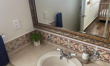 Casa en calle cerrada  en Venta