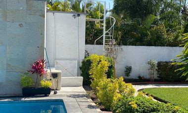 Casa en calle cerrada  en Venta