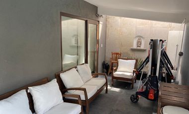 Casa en calle cerrada  en Venta