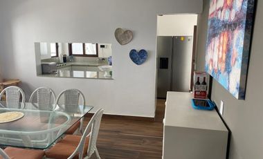 Casa en calle cerrada  en Venta