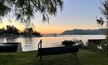 CASA  CON 37 METROS ORILLA LAGO