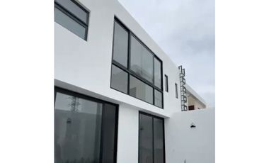 CASA HERMOSA EN PREVENTA EN PUERTA DE HIERRO