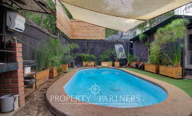 Casa ideal para renovar en el encantador barrio de Plaza Las Lilas