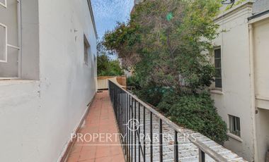 Casa ideal para renovar en el encantador barrio de Plaza Las Lilas