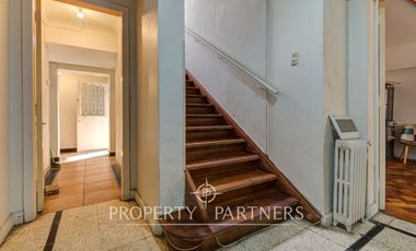 Casa ideal para renovar en el encantador barrio de Plaza Las Lilas