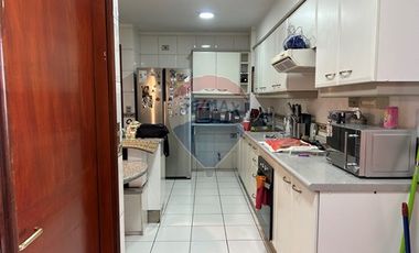 Depto Familiar en Santa María Manquehue / Vitacura