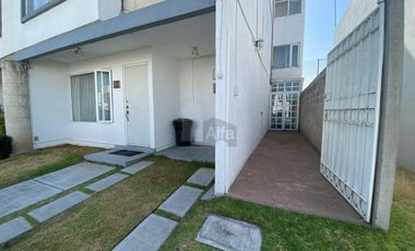 Casa en Renta en Valle de Encinos