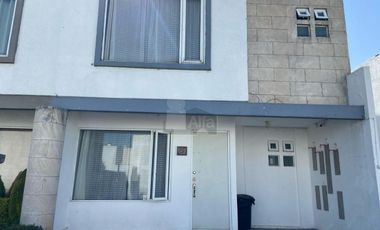 Casa en Renta en Valle de Encinos