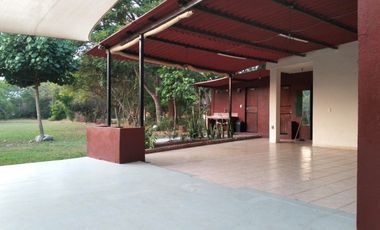 Se renta Quinta con terraza en Km 1 camino la Capacha, Colima