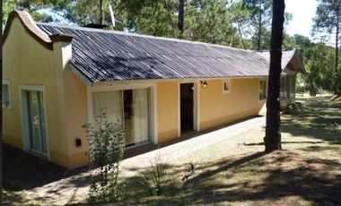 Cariló | Pequeña casa de campo Petrel