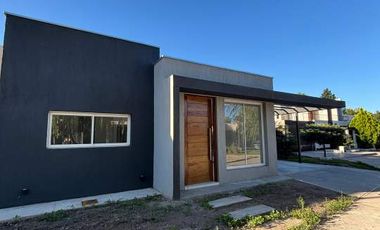 Casa a estrenar en barrio privado