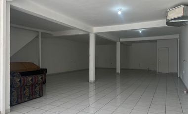 Bodega en venta con opción a renta