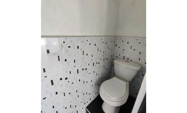 ¡Local Comercial Esquinero de Alto Impacto con 3 Vitrinas en Arriendo