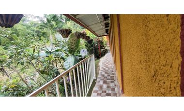 CASALOTE de 1000 M2 en 350 mill en Tena Cund, COL semiurbano