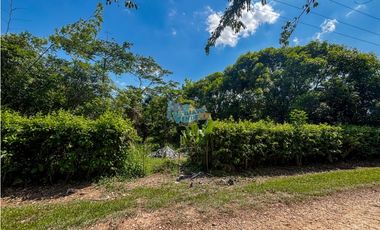 Se vende enorme lote de 10.000 m2, en condominio con escritura