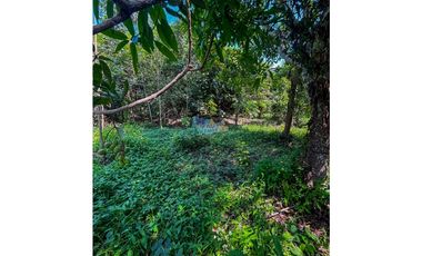 Se vende enorme lote de 10.000 m2, en condominio con escritura