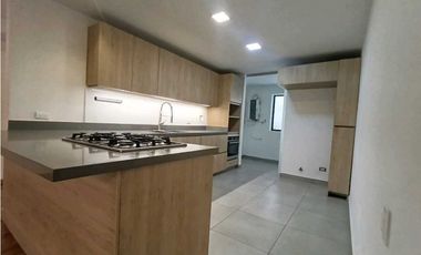 Apartamento En Arriendo, Aguacatala - Medellín