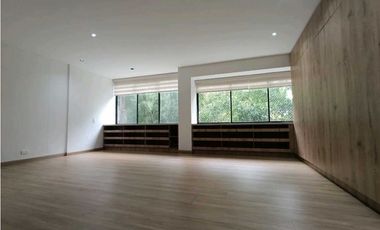 Apartamento En Arriendo, Aguacatala - Medellín