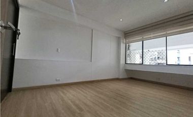 Apartamento En Arriendo, Aguacatala - Medellín