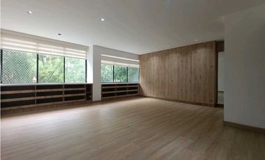 Apartamento En Arriendo, Aguacatala - Medellín