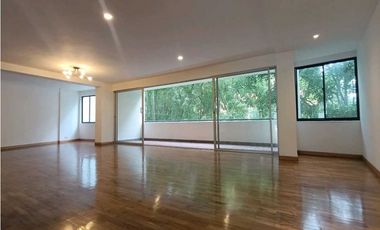 Apartamento En Arriendo, Aguacatala - Medellín