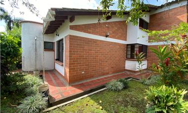 RENTA CASA ESTILO TRADICIONAL EN CONDOMINIO SECTOR COMBIA PEREIRA