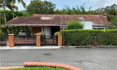 RENTA CASA ESTILO TRADICIONAL EN CONDOMINIO SECTOR COMBIA PEREIRA