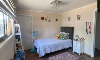 Se vende cómoda casa de un piso con hermosa vista a La Campana UF 7.320.Ang.-