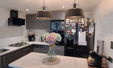 Se vende cómoda casa de un piso con hermosa vista a La Campana UF 7.320.Ang.-