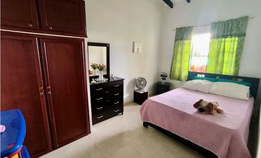 Finca en venta a puerta cerrada en parcelación Santa Elena El Cerrito