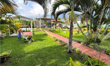 Finca en venta a puerta cerrada en parcelación Santa Elena El Cerrito