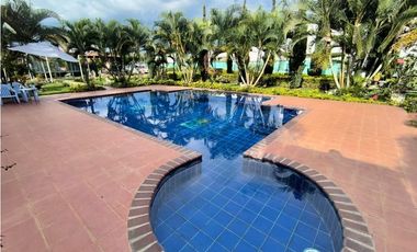 Finca en venta a puerta cerrada en parcelación Santa Elena El Cerrito