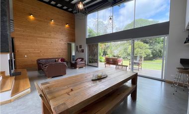 Casa Campestre amoblada en Arriendo ubicada en el Carmen de Viboral