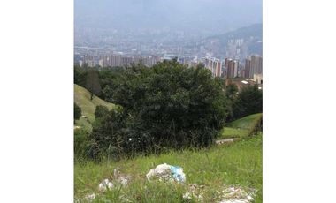 LOTE EN VENTA EN EXCLUSIVA PARCELACIÓN