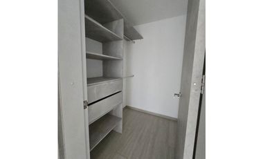 Casa en Venta con piscina, Poblado San Lucas en Medellín