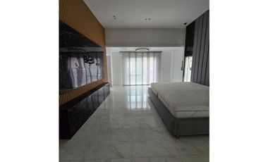Casa en Venta con piscina, Poblado San Lucas en Medellín