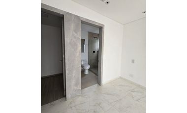 Casa en Venta con piscina, Poblado San Lucas en Medellín