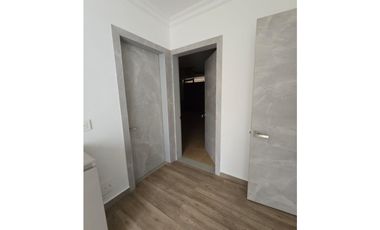 Casa en Venta con piscina, Poblado San Lucas en Medellín