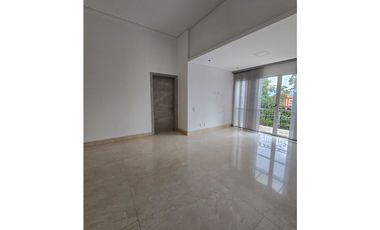 Casa en Venta con piscina, Poblado San Lucas en Medellín