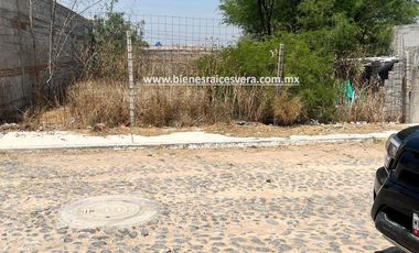 TERRENO EN VENTA EN TEQUISQUIAPAN EN SANTA FE. Leo