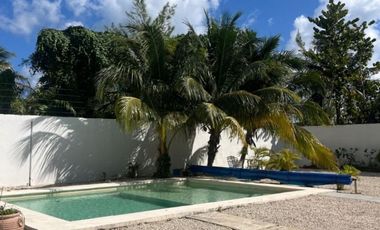 Venta de casa con amplio terreno en Puerto Morelos